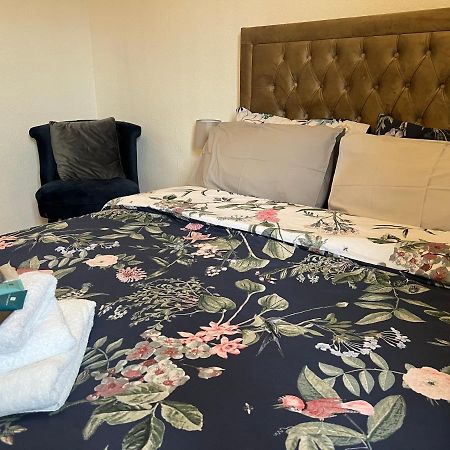 Park View Serviced Apartment - Next To Northolt Tube Station - Near Central London & Wembley Экстерьер фото
