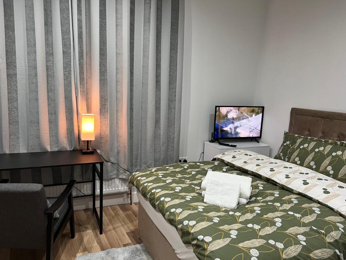 Park View Serviced Apartment - Next To Northolt Tube Station - Near Central London & Wembley Экстерьер фото