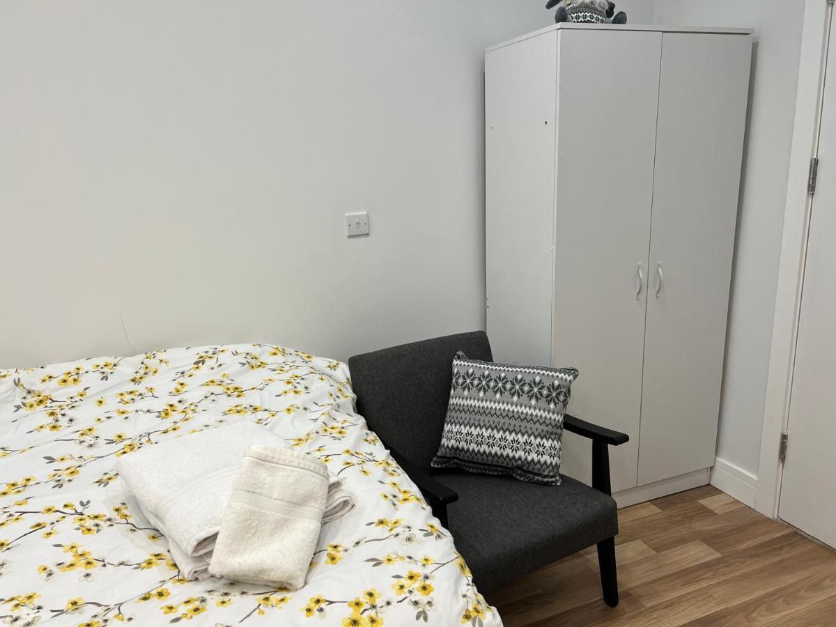 Park View Serviced Apartment - Next To Northolt Tube Station - Near Central London & Wembley Экстерьер фото