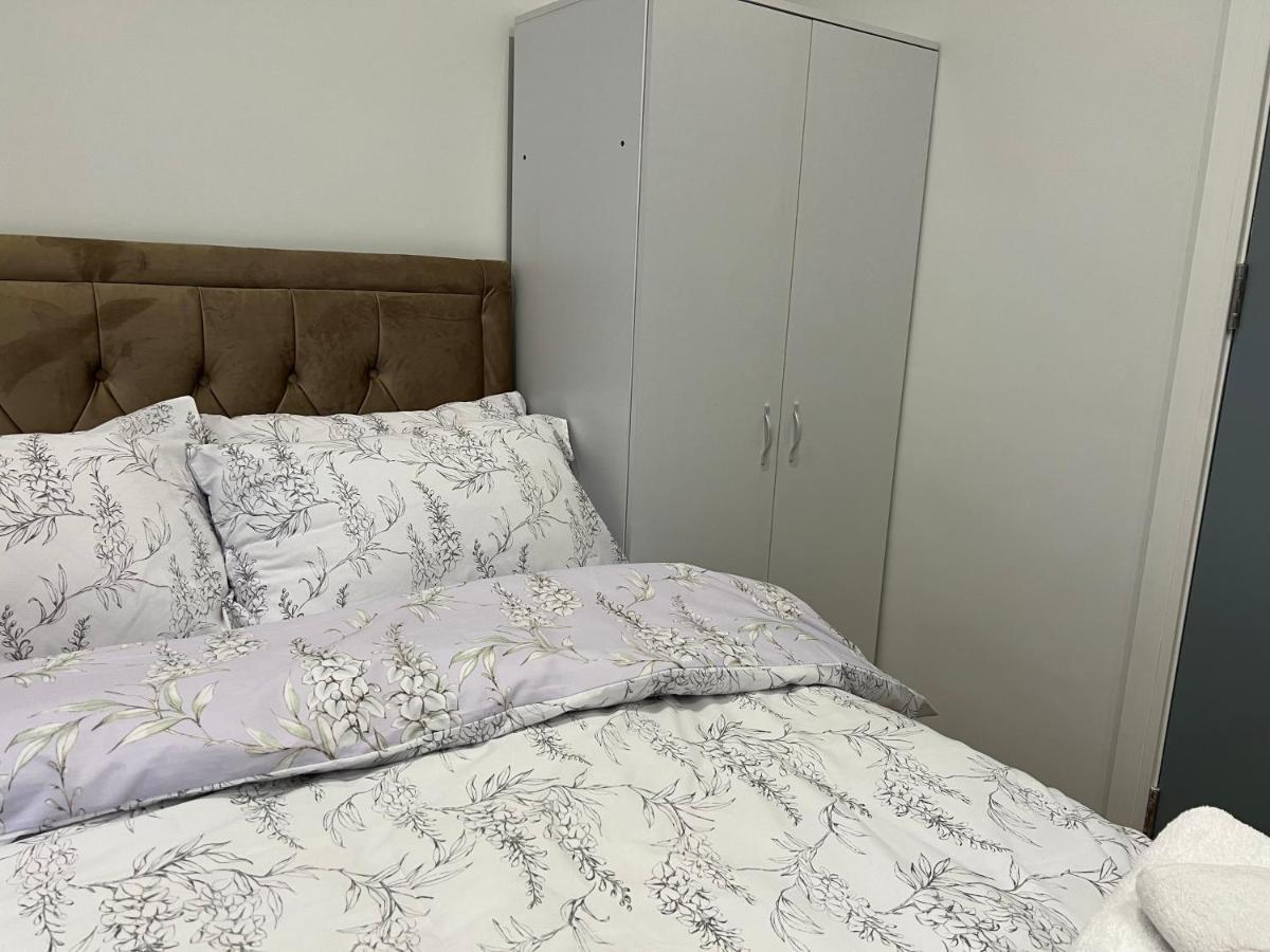 Park View Serviced Apartment - Next To Northolt Tube Station - Near Central London & Wembley Экстерьер фото