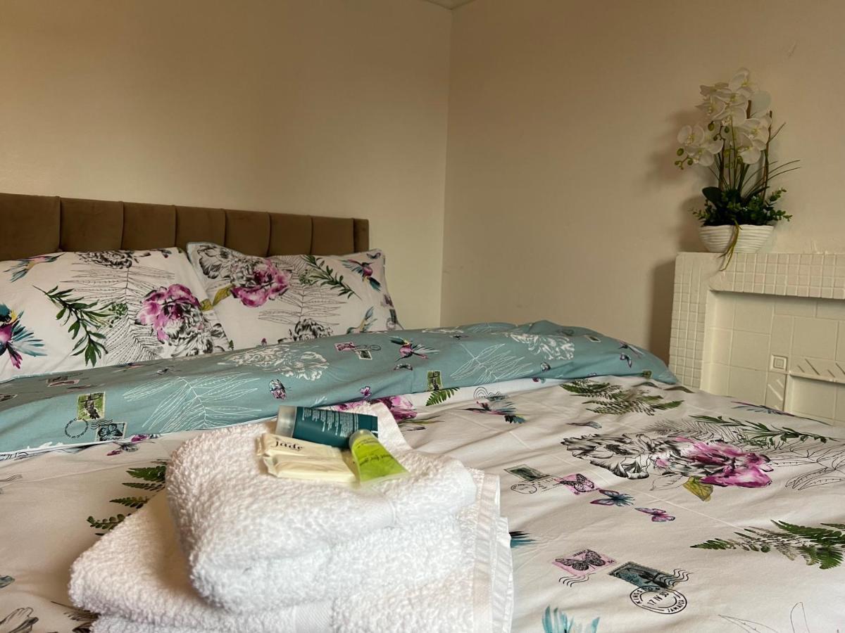 Park View Serviced Apartment - Next To Northolt Tube Station - Near Central London & Wembley Экстерьер фото