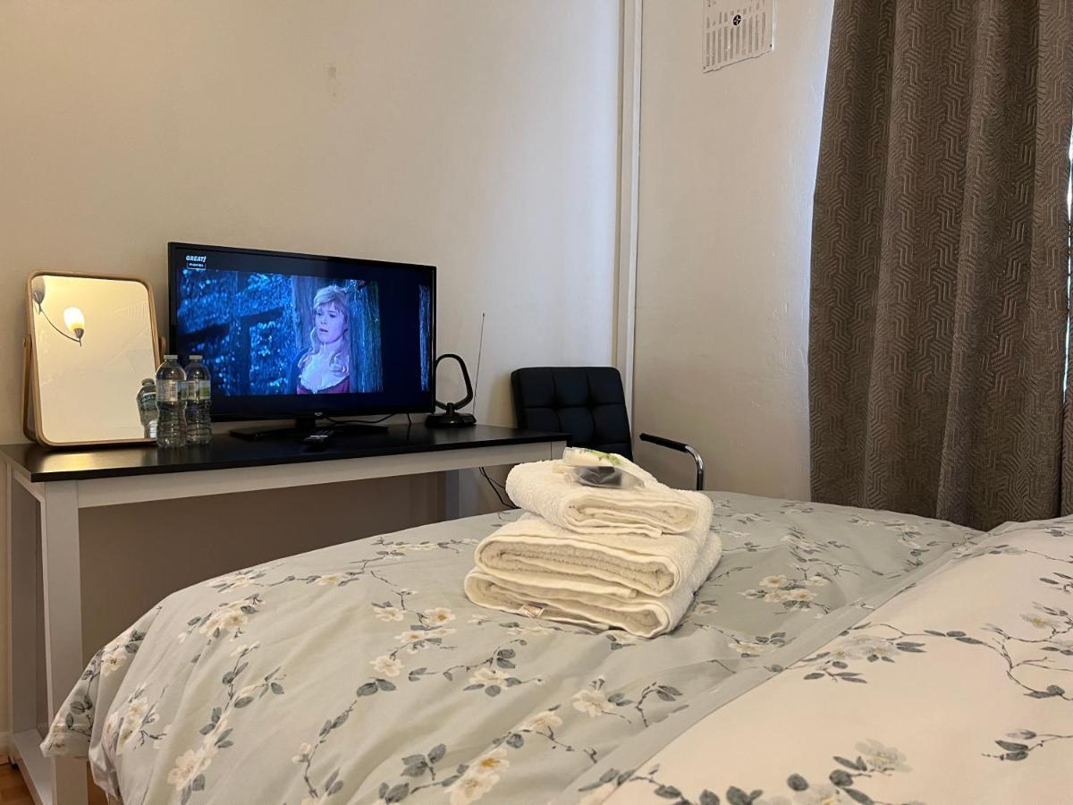 Park View Serviced Apartment - Next To Northolt Tube Station - Near Central London & Wembley Экстерьер фото